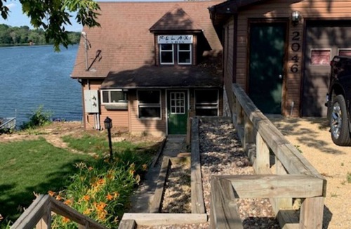 Stoughton House | Relaxi-Cabin. On the water! Beautiful sunrises and fun place to relax!