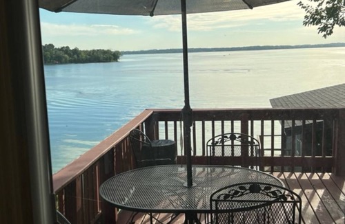 Stoughton House | Relaxi-Cabin. On the water! Beautiful sunrises and fun place to relax!