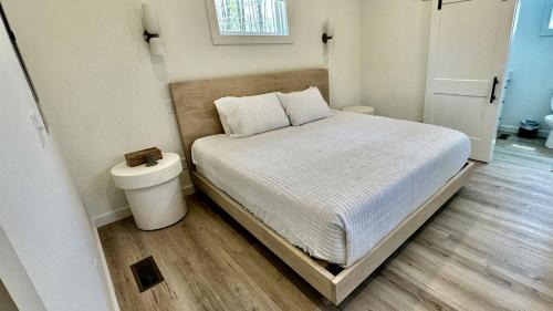 Monteagle House | Relaxing Cabin Nestled Amidst Trees and Fire Pit Provided in Monteagle, Tennessee