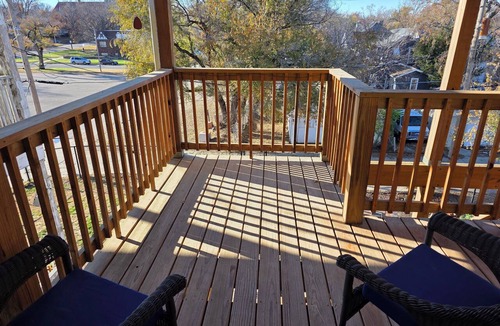 Topeka Apartment | Relaxing Downtown 1 Bed, Dog Friendly Apartment with Deck, Dog Exercise Area