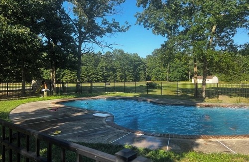 Egg Harbor City House | Relaxing family get away home! Just 30 min from beach and casinos.