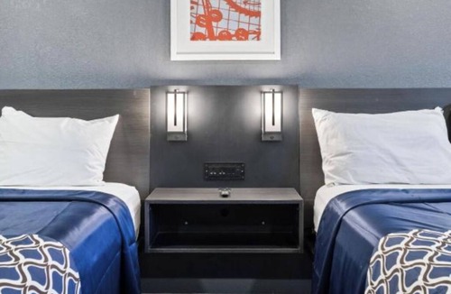 Cleburne Hotel | Relaxing Lodging Designed for Road Trip Enthusiasts Seeking Both Ease & Comfort