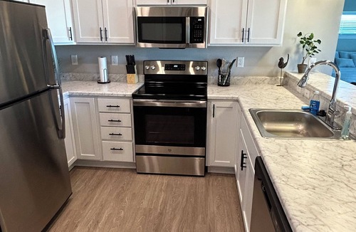 Waukee Apartment | Relaxing Retreat with Gym and Game Room