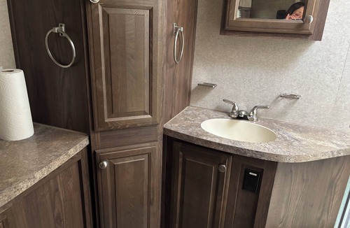 Mcloud House | Relaxing RV on the lake in McLoud