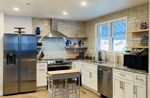 Rock Hall House | RELAXING, SWIMMING, WALKING, KAYAKING, HIKING, FISHING & DINING
