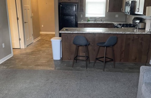Mason City House | Relaxing townhome a few blocks from shopping and dining out!