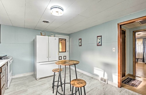 Abingdon House | Remodeled Abingdon House w/Spacious Yard!