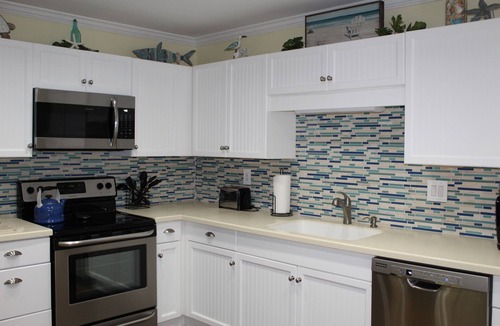 Shipyard Plantation Villa | Remodeled Beachwalk villa/beach locker/pool/8 min walk to beach in Shipyard