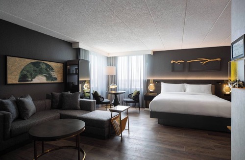 Northbrook Hotel | Renaissance Chicago North Shore Hotel