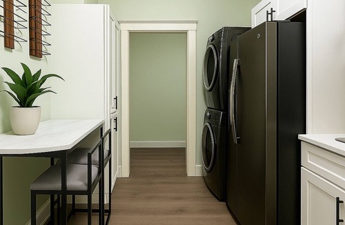 Jersey City House | Renovated 2BR Near MetLife Stadium 10 min 20 min NYC Parking Quiet Stay