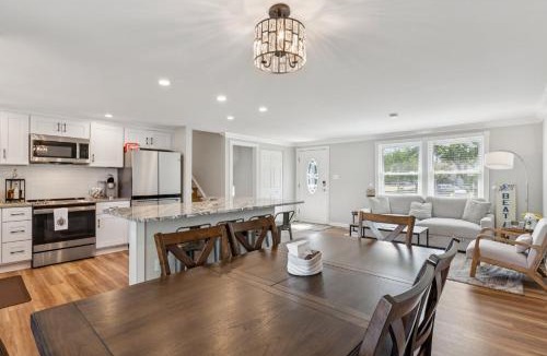 Annapolis House | Renovated 3BR Near Sandy Point Beach