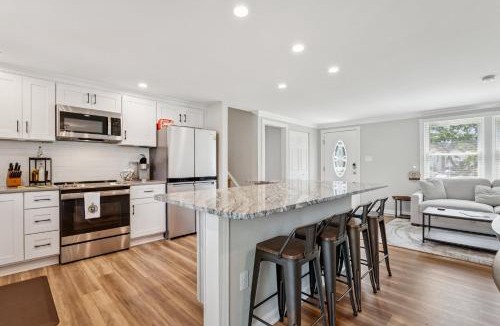 Annapolis House | Renovated 3BR Near Sandy Point Beach