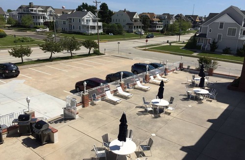 Admiral Estates Condo | Renovated Beach Block W Ocean View & Pool - Now Booking for 2026!