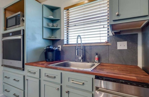 Cosby Cabin | Renovated Cabin Serene & Peaceful Stay