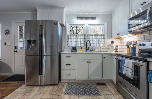 Cartersville Cottage | Renovated Cottage Steps from Savoy Auto Museum
