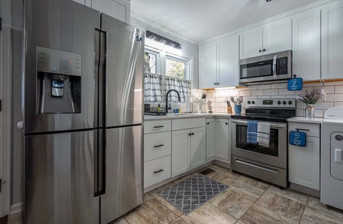 Cartersville Cottage | Renovated Cottage Steps from Savoy Auto Museum