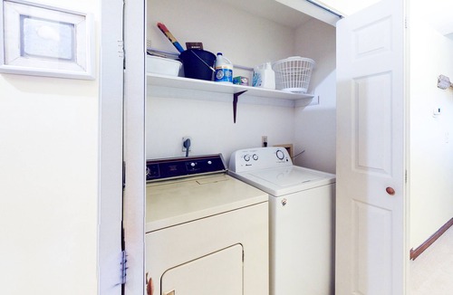 Ocean Pines House | Renovated Home with Deck, Sunroom, Washer/Dryer, Central AC & WiFi