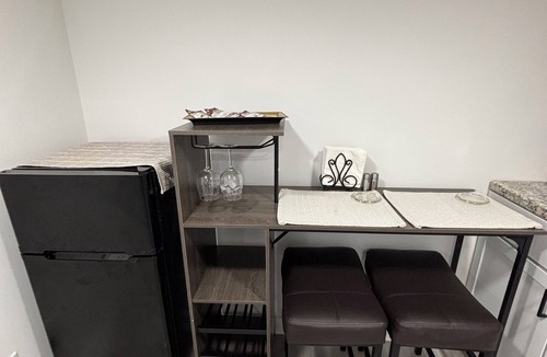 Taylors Apartment | Renovated Private Studio in Greer – Parking, Near Airport & BMW, Prime Location.