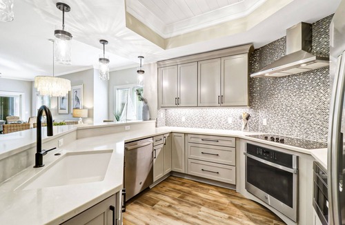Palmetto Dunes Villa | Renovated villa w/lush nature views & screened porch only steps to the beach