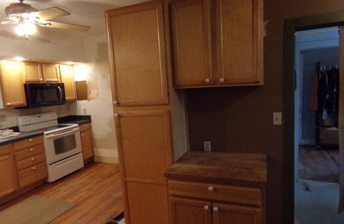 Winigan House | Rescued Wood Bunkhouse-Sleeps 8 hunters. Full kitchen and bath. Lots of parking.