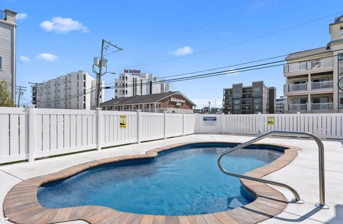Wildwood Crest House | Residence 201N at The Sandcastle Condominiums