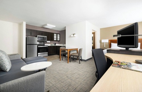 West Des Moines Hotel | Residence Inn by Marriott Des Moines West at Jordan Creek Town Center