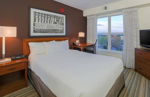 Woodbridge Hotel | Residence Inn Potomac Mills