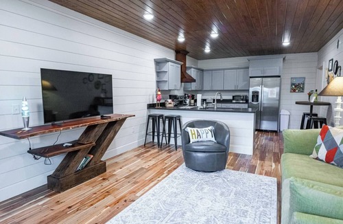Cullman Apartment | Residences on 4th/Ominiplex 5 min./4 Bedrooms