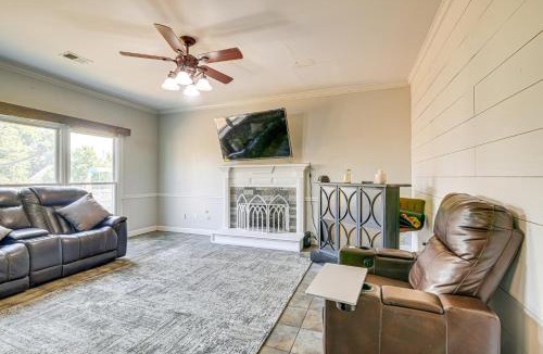 Cordova House | Residential Cul-De-Sac: Suburban Memphis Hideaway!