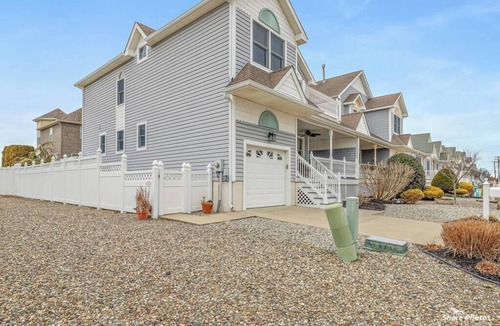Diamond Beach House | Resort Style Beach Home!