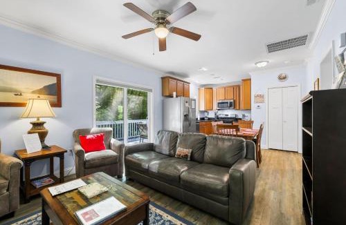 Bryson City Villa | Restful Refuge Creekside Cottage near Downtown Bryson City Close to Polar Express and Deep Creek