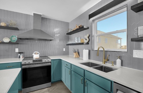 North Topsail Beach House | Resting Beach Face: Luxury Modern Dog-Friendly Oceanfront House - 3bd 2.5ba