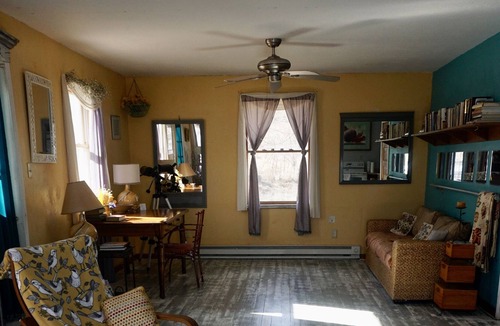 Monona County Cottage | Retreat Cottage-Jordan Creek Aronia Berry Farm