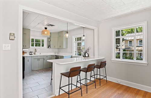 Leesburg's Old and Historic District House | Retreat in Historic Downtown Leesburg - Walkable to Everything!