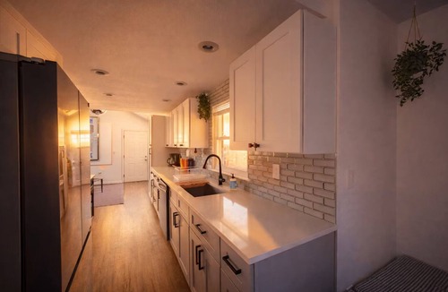 Scenic Heights House | Retro oasis w/private pickleball & sauna, close to Red Rocks & CO ski mountains