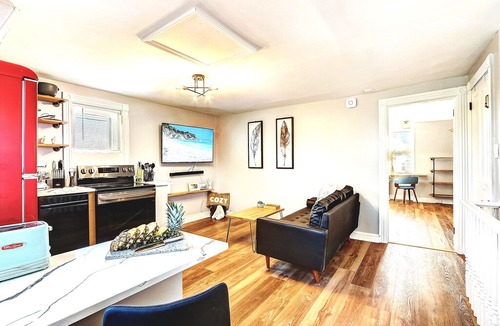 Woodbury Apartment | RetroChic★Parking★950Mb★20min->CenterCity&Airport5