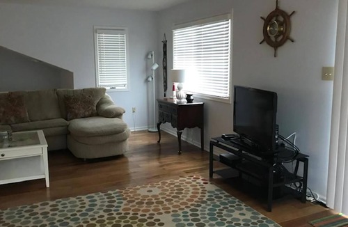 Beach Haven House | Reverse Living Home Walking Distance to Beach