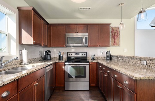 Ocean Hill House | Rhapsody in Blue: Oceanside, Hot Tub, Foosball Table, Community Amenities
