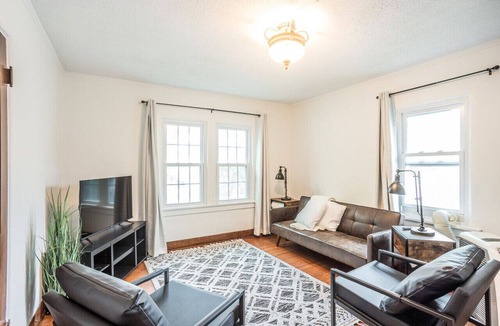 Sioux Falls Apartment | River City Retreat - Sioux Falls Luxury Retreat