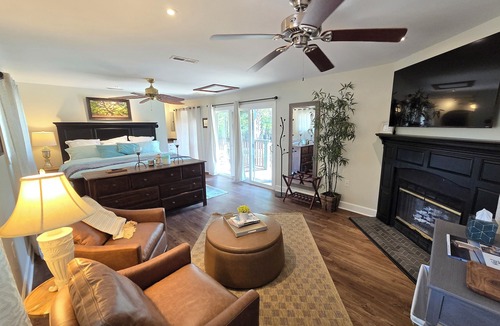 Ridgeville Cabin | River Front, Fishing, Kayaking, Boating, Tubing on the Edisto River