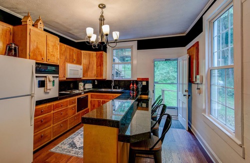 Todd House | Riverfront Historic McGuire Mountain House