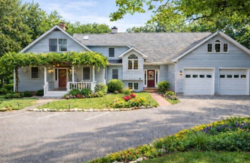 Riva Apartment | Riverfront Retreat 7mil from MD Renaissance Fest!