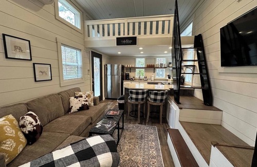 Mentone House | Riverfront | Trail & Kayak | Downtown & State Park