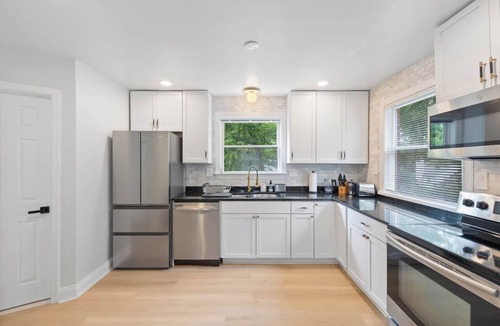 Bethesda House | Riviera House - 6BR -7min walk to Metro- in peaceful Bethesda