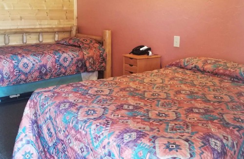 Crook County House | Rm# 7 Country Setting at Aladdin Motel
