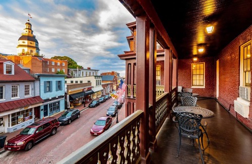 Historic District Hotel | Robert Johnson 2 Double Beds | Historic Inns | 0.8 miles to Cheston Avenue Wharf