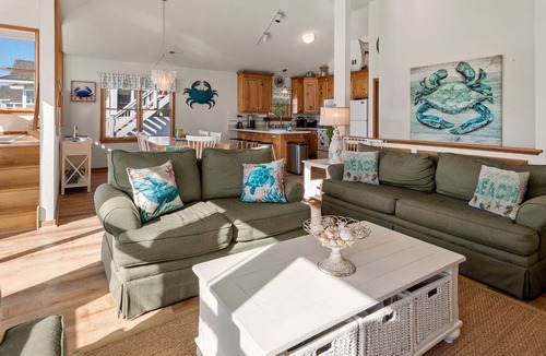 Ocean Sands House | Robyn's Nest: Oceanside | Hot Tub | Pool & Tennis Access | Short Walk To Beach