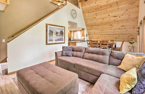 Newville Cabin | Rock River Waterfront Cabin: Dock & Game Room!