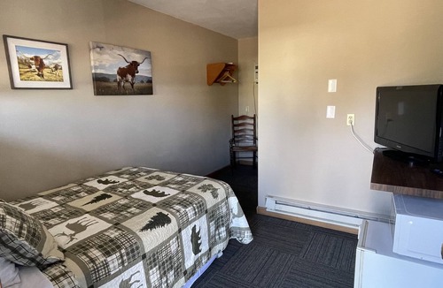 Faulkton Hotel | Rockin' E #3 - clean, updated motel room