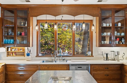 Kabletown Cabin | Rocky Ridge - Cabin w/Hot Tub & Heavenly Views!